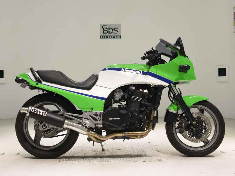 Kawasaki GPZ900R 2002