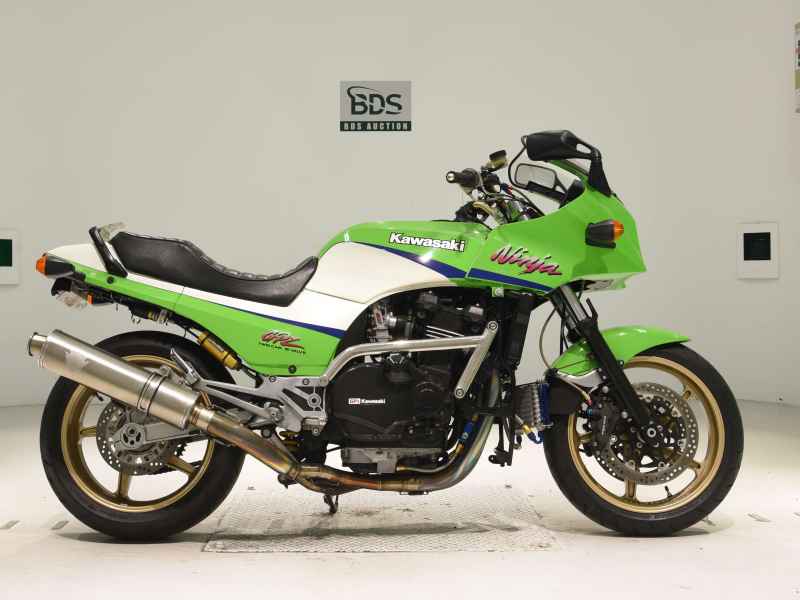 Kawasaki GPZ900R 2001