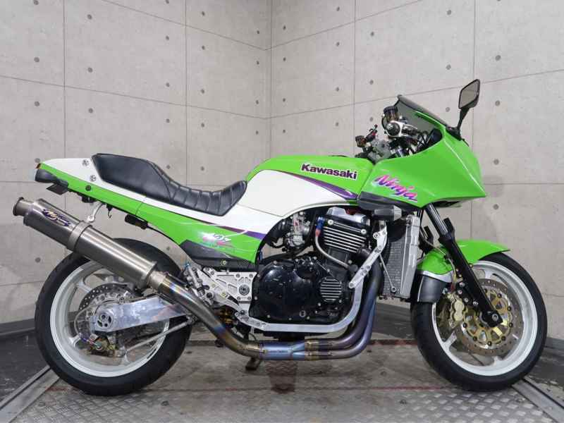 Kawasaki GPZ900R 1999