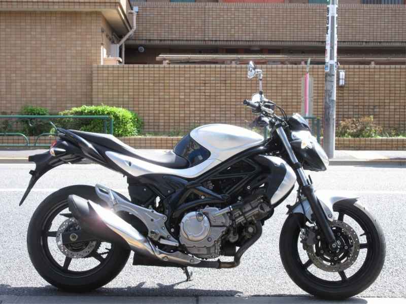 Suzuki Gladius 400 ABS 2012