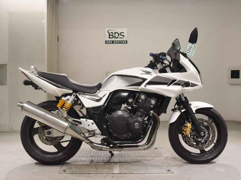 Honda CB400 Super Boldor 2011