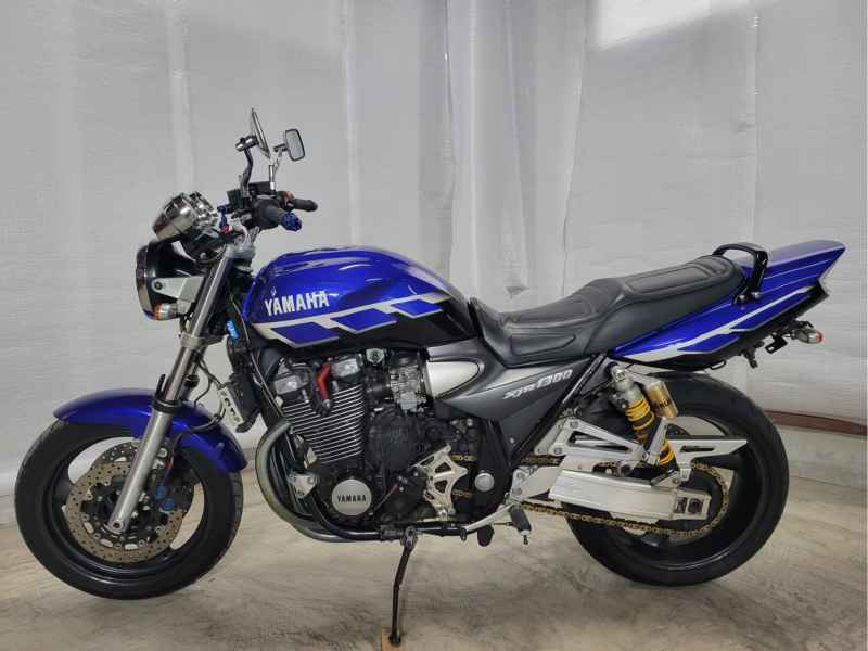 Yamaha XJR1300 2000