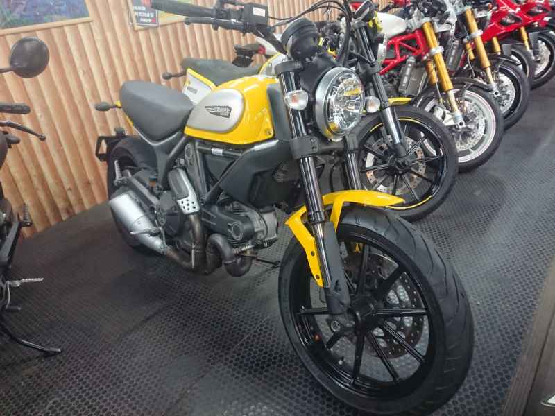 Ducati Scrambler Icon 2015