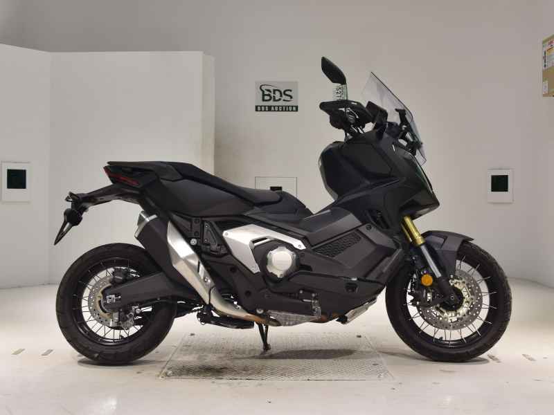 Honda X-ADV750 2024