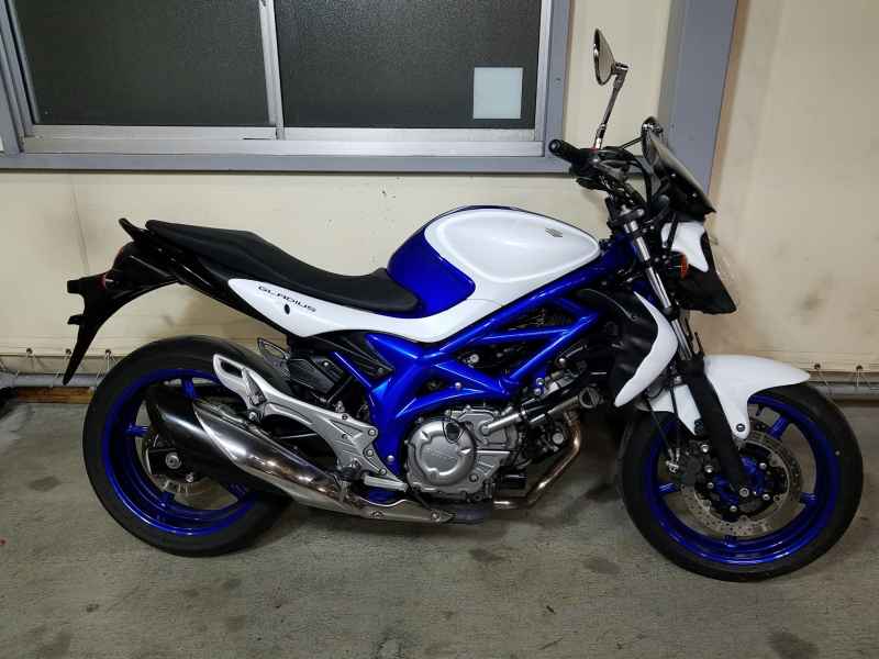 Suzuki Gladius 400 ABS 2011