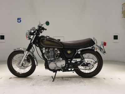 Yamaha SR400 2021