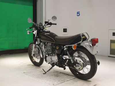 Yamaha SR400 2021