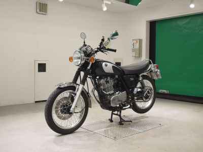 Yamaha SR400 2021