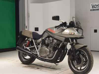 Suzuki GSX750S Katana 1983