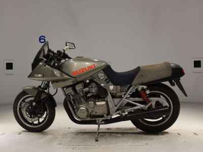 Suzuki GSX750S Katana 1983