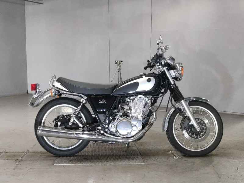 Yamaha SR400 2021