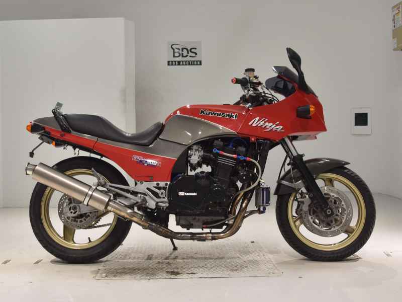 Kawasaki GPZ900R 1992