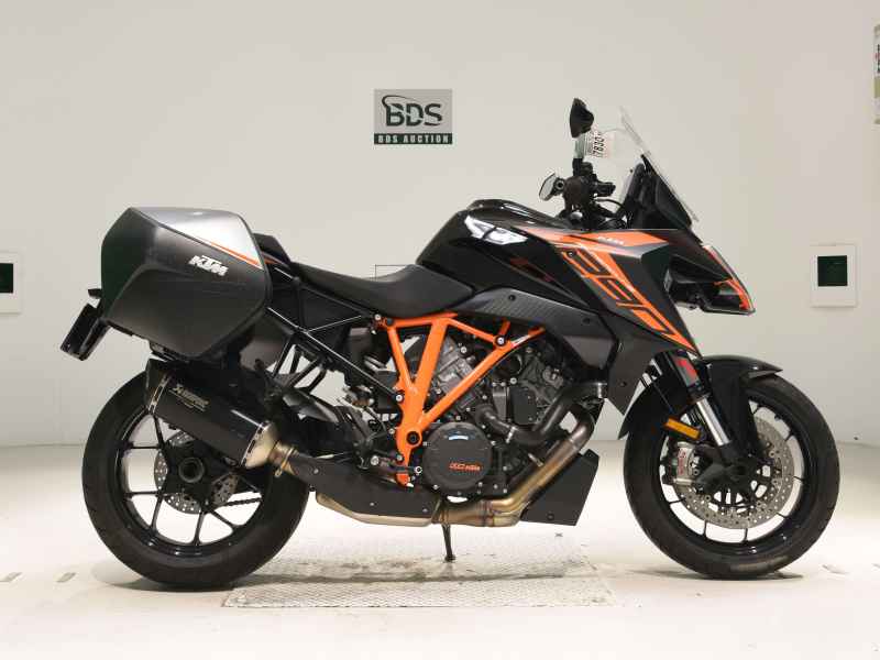 KTM 1290 Super Duke GT 2019