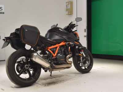 KTM 1290 Super Duke R 2021