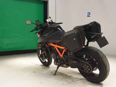 KTM 1290 Super Duke R 2021