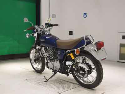 Yamaha SR400 2021