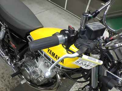 Yamaha SR400 2016