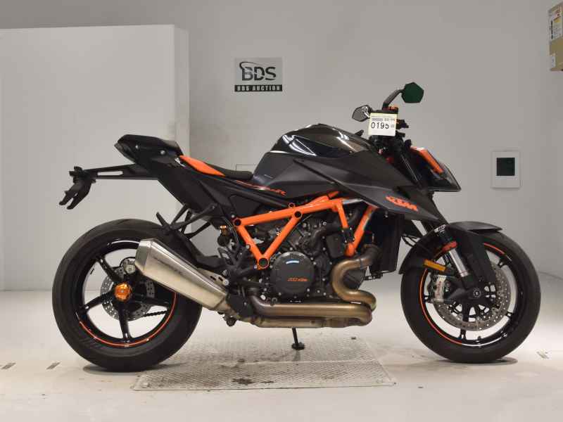 KTM 1290 Super Duke R 2020