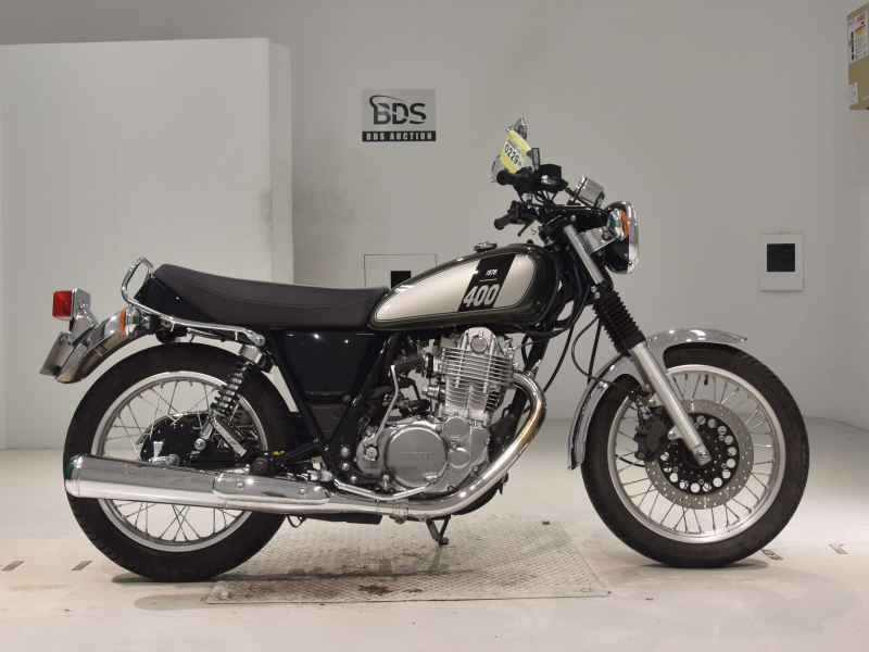 Yamaha SR400 2021