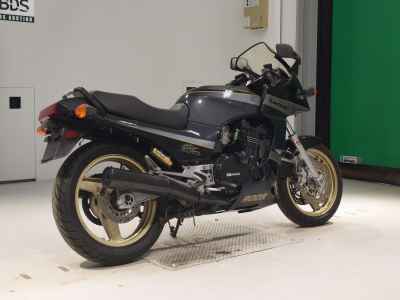 Kawasaki GPZ900R 1996