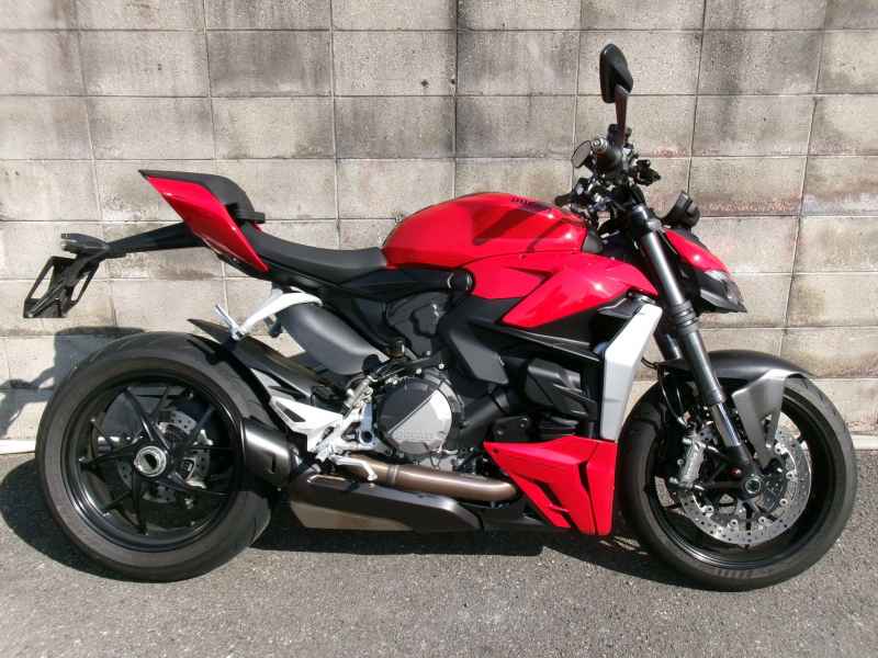 Ducati Streetfighter V2 2023