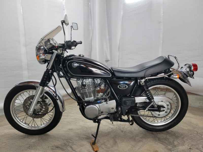 Yamaha SR400 2010