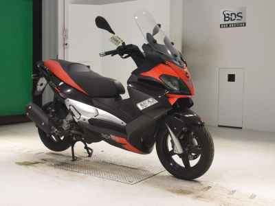 Aprilia SR MAX300 2013