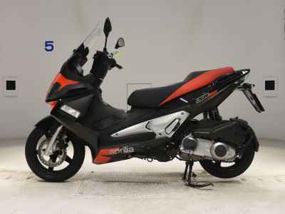 Aprilia SR MAX300 2013