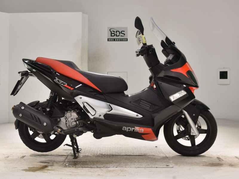 Aprilia SR MAX300 2013