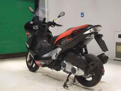 Aprilia SR MAX300 2013