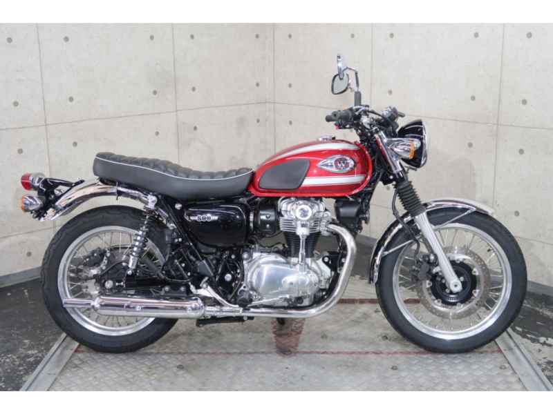 Kawasaki W800 2022