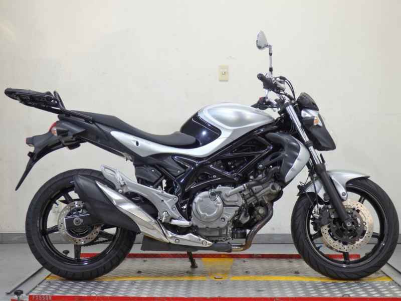 Suzuki Gladius 400 ABS 2012