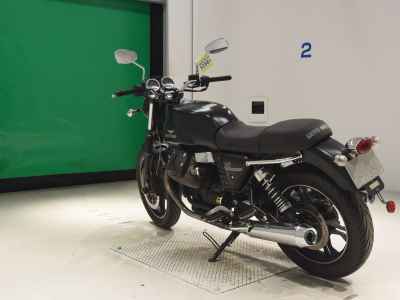 Moto Guzzi V7 Stone 2013