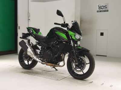 Kawasaki Z400 2022