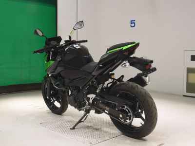 Kawasaki Z400 2022