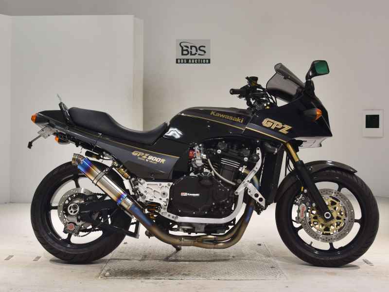 Kawasaki GPZ900R 2002