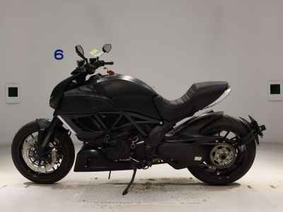 Ducati Diavel Dark 2013