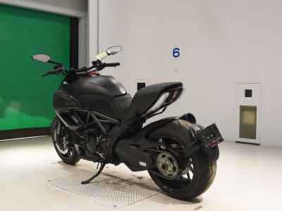 Ducati Diavel Dark 2013