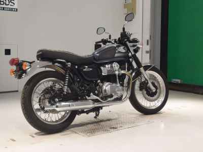 Kawasaki W800 2022