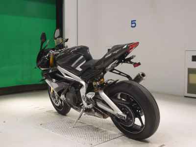 Triumph Daytona MOTO2 765 2020