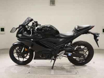 Yamaha YZF-R25 2021