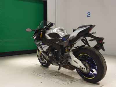 Yamaha YZF-R1M 2016