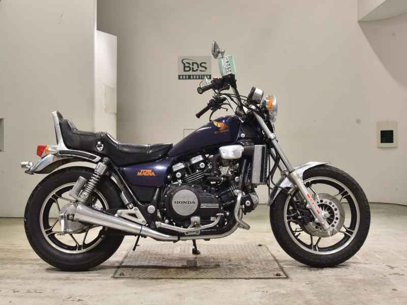 Honda Magna 750 1982