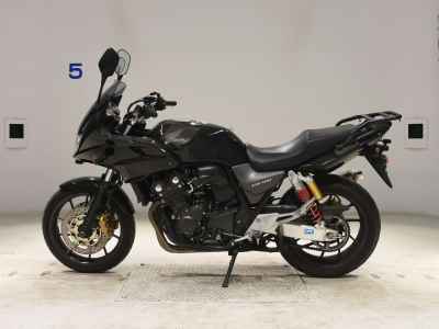 Honda CB400SFV Boldor 2017