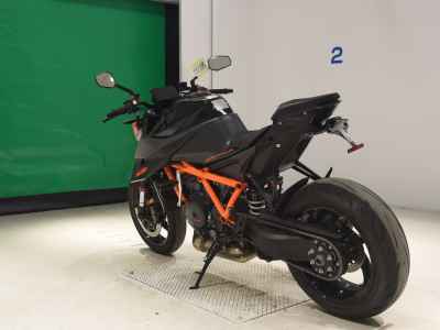 KTM 1290 Super Duke R 2020