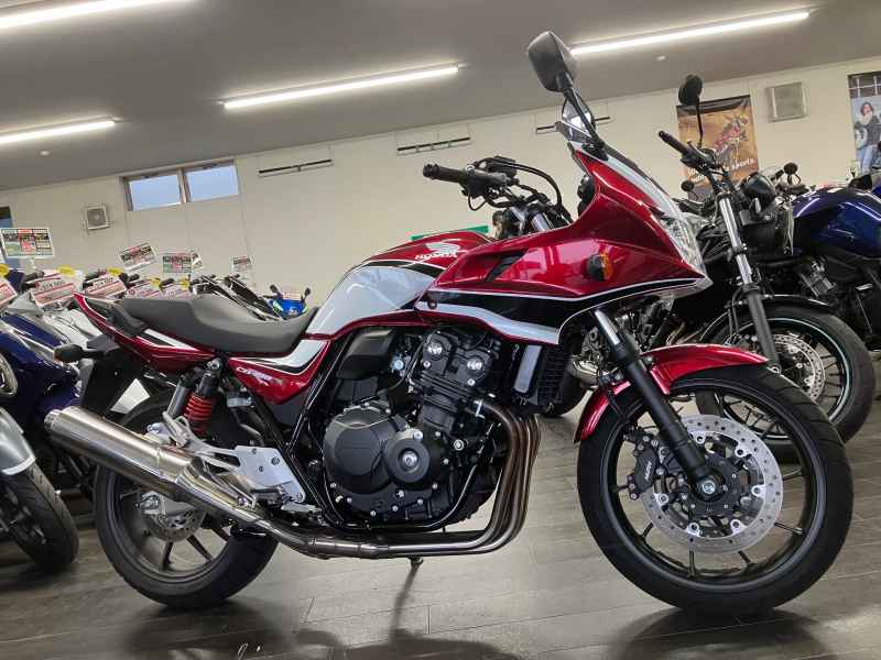 Honda CB400SFV Boldor 2023