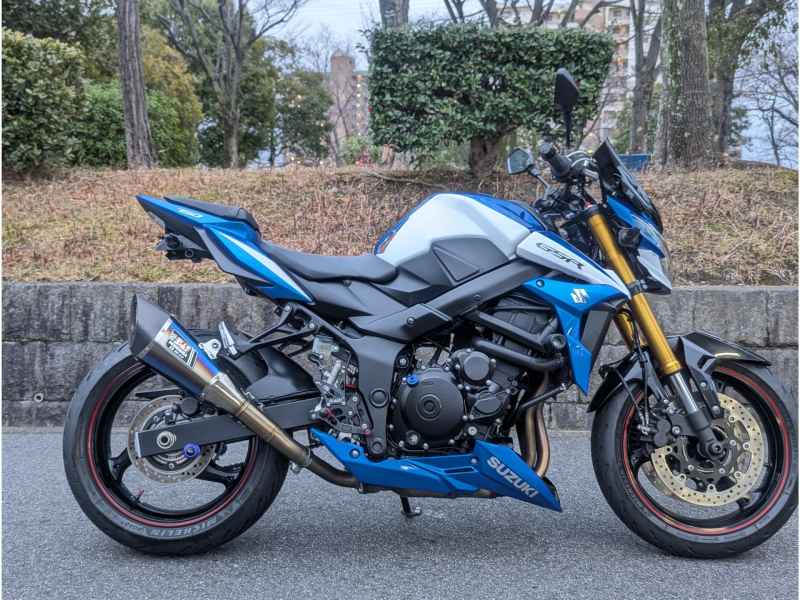 Suzuki GSR750 2015