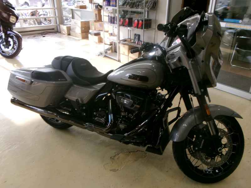 Harley-Davidson FLHXSE CVO 2024