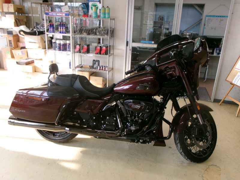 Harley-Davidson FLHXSE CVO 2024