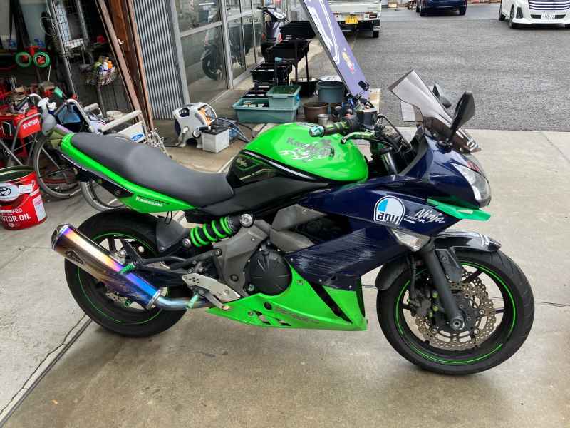 Kawasaki Ninja 400R 2011